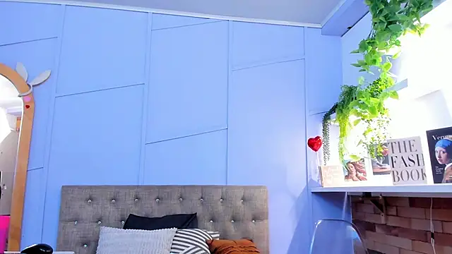 nathalie rossel online show from October 30, 2025, 8:09 pm