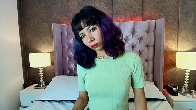 Snapshot of Akane_Uwu chatting on February 10, 2025, 12:29 pm Akane Uwu online show from February 10, 2025, 12:29 pm