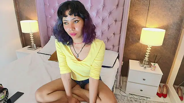 Snapshot of Akane_Uwu chatting on February 14, 2025, 7:44 pm Akane Uwu online show from February 14, 2025, 7:44 pm