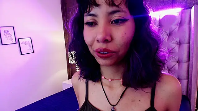 Snapshot of Akane_Uwu chatting on February 17, 2025, 12:38 pm Akane Uwu online show from February 17, 2025, 12:38 pm