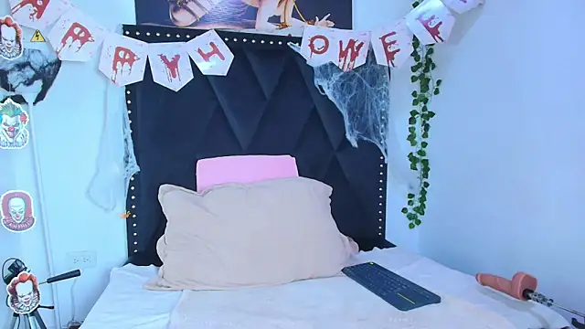 dafne queenn online show from November 4, 2025, 12:59 pm