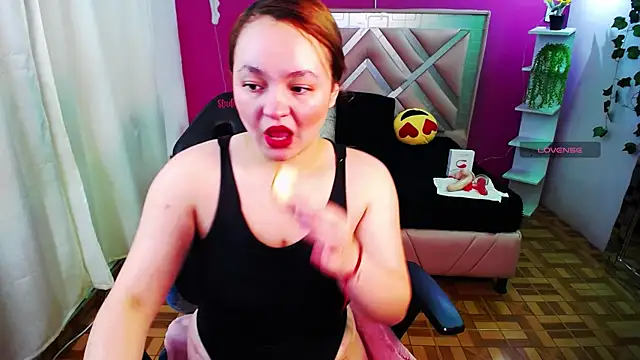 Snapshot of Naiara_Sex_ chatting on January 10, 2025, 12:15 pm Naiara Sex  online show from January 10, 2025, 12:15 pm