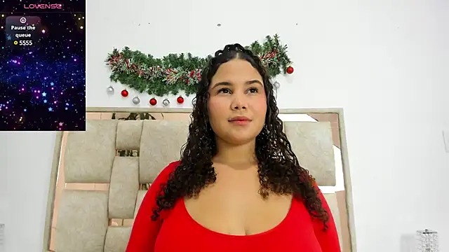 zoee lovv online show from December 7, 2024, 12:45 pm