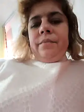 Snapshot of AnnyLwe chatting on November 30, 2025, 10:52 am AnnyLwe online show from November 30, 2025, 10:52 am