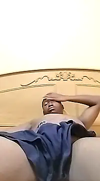 Snapshot of zipeqengeshe21 chatting on January 2, 2025, 4:41 am zipeqengeshe21 online show from January 2, 2025, 4:41 am