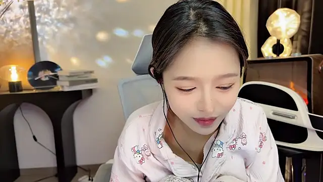 Snapshot of xiaodaibabyy chatting on February 19, 2025, 4:33 pm xiaodaibabyy online show from February 19, 2025, 4:33 pm