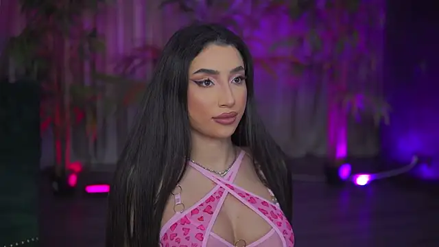 GinaValentinna online show from November 2, 2025, 8:00 pm