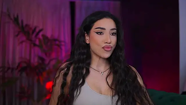 GinaValentinna online show from November 26, 2025, 7:48 pm