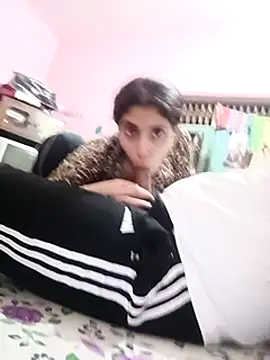 Snapshot of InLero chatting on February 22, 2025, 11:57 am InLero online show from February 22, 2025, 11:57 am