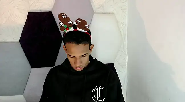 Snapshot of AbrahanBratz chatting on December 4, 2024, 11:41 am AbrahanBratz online show from December 4, 2024, 11:41 am