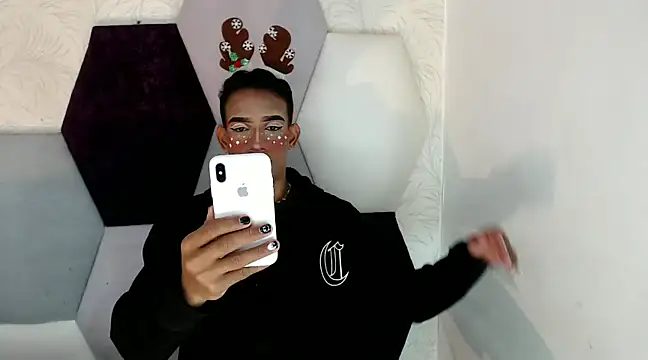 Snapshot of AbrahanBratz chatting on December 4, 2024, 2:59 pm AbrahanBratz online show from December 4, 2024, 2:59 pm