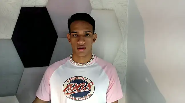 Snapshot of AbrahanBratz chatting on December 6, 2024, 11:44 am AbrahanBratz online show from December 6, 2024, 11:44 am