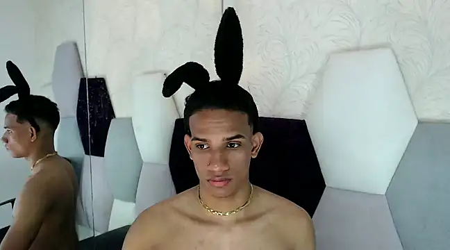 Snapshot of AbrahanBratz chatting on December 7, 2024, 4:03 pm AbrahanBratz online show from December 7, 2024, 4:03 pm