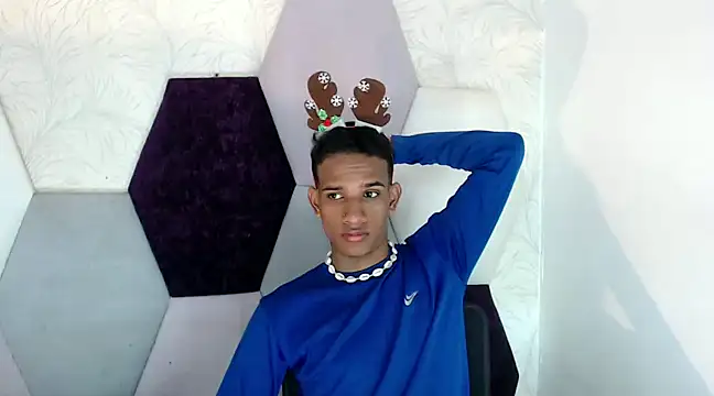 Snapshot of AbrahanBratz chatting on December 13, 2024, 6:49 pm AbrahanBratz online show from December 13, 2024, 6:49 pm