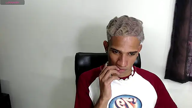 Snapshot of AbrahanBratz chatting on January 16, 2025, 5:44 pm AbrahanBratz online show from January 16, 2025, 5:44 pm