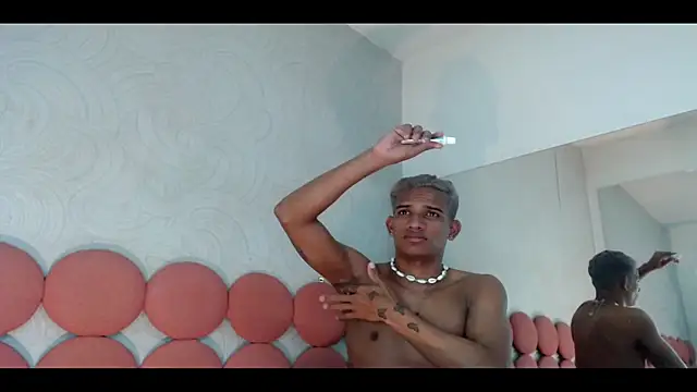 Snapshot of AbrahanBratz chatting on January 17, 2025, 10:34 pm AbrahanBratz online show from January 17, 2025, 10:34 pm