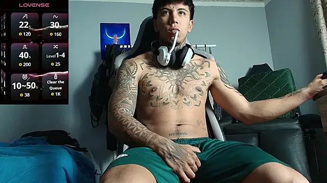 Nickhot0609 online show from April 27, 2026, 8:34 am