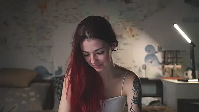 Snapshot of Charmings_054 chatting on October 27, 2025, 6:01 pm Charmings 054 online show from October 27, 2025, 6:01 pm