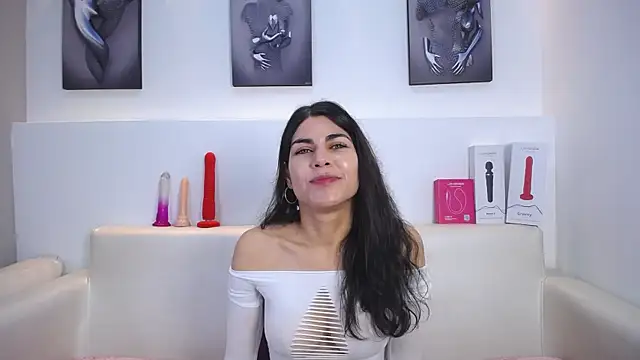 Melodi Roux online show from November 8, 2025, 1:22 pm