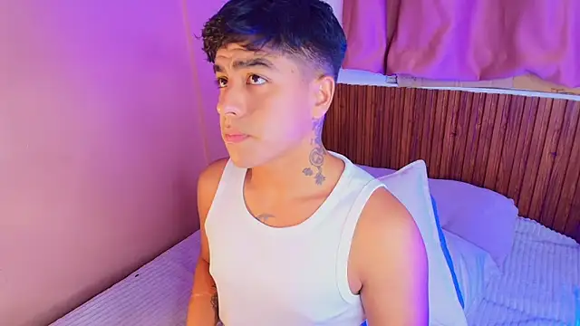 kiing azahell online show from December 16, 2025, 2:49 am