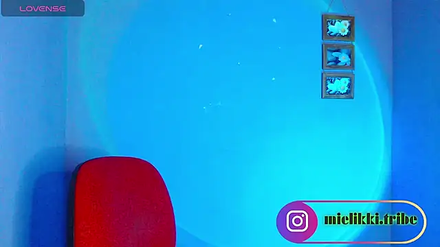 mielikki001 online show from December 21, 2024, 6:41 am