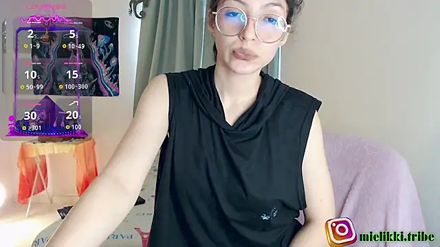 mielikki001 online show from September 8, 2025, 3:22 pm