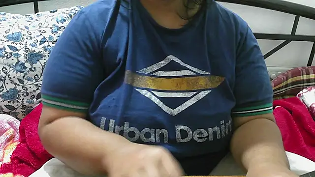 Queen of boobs01 online show from December 1, 2025, 11:04 am