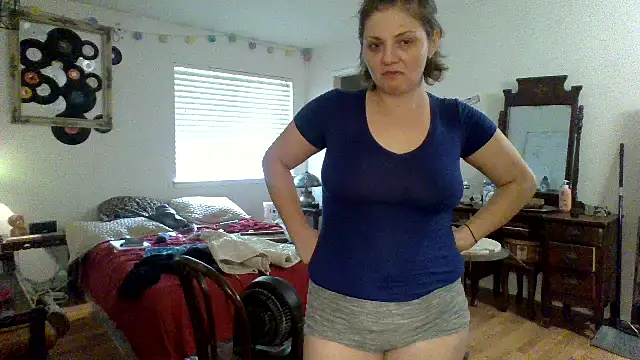 sophiarica online show from April 28, 2026, 10:59 pm