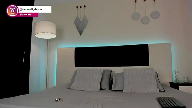 MattDevon online show from December 5, 2025, 4:10 am