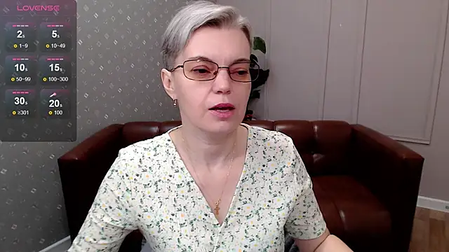 Cutie Erikaa1 online show from April 3, 2026, 2:20 am