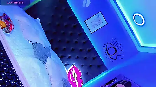 Hallyhott online show from December 16, 2024, 5:27 am