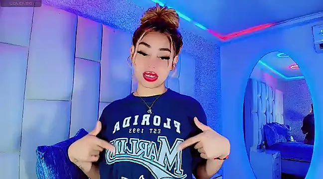 Hallyhott online show from March 10, 2025, 4:49 am