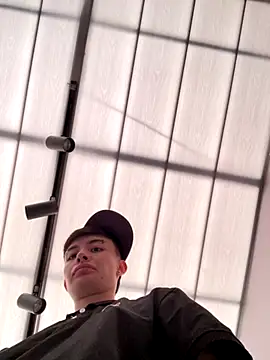 nico 18x online show from September 17, 2025, 7:26 pm