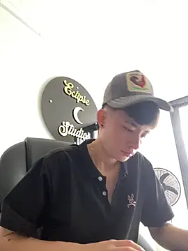 nico 18x online show from November 25, 2025, 5:02 pm