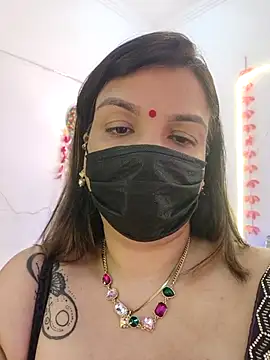 Snapshot of Archi-07 chatting on October 19, 2025, 5:52 am Archi-07 online show from October 19, 2025, 5:52 am