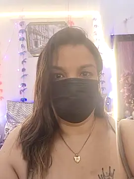 Snapshot of Archi-07 chatting on October 24, 2025, 10:06 pm Archi-07 online show from October 24, 2025, 10:06 pm