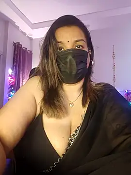 Snapshot of Archi-07 chatting on November 3, 2025, 9:21 am Archi-07 online show from November 3, 2025, 9:21 am