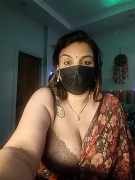 Snapshot of Archi-07 chatting on November 7, 2025, 8:31 pm Archi-07 online show from November 7, 2025, 8:31 pm