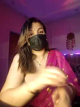 Snapshot of Archi-07 chatting on November 8, 2025, 9:35 pm Archi-07 online show from November 8, 2025, 9:35 pm