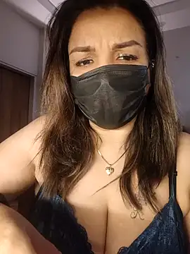 Snapshot of Archi-07 chatting on November 30, 2025, 6:23 pm Archi-07 online show from November 30, 2025, 6:23 pm