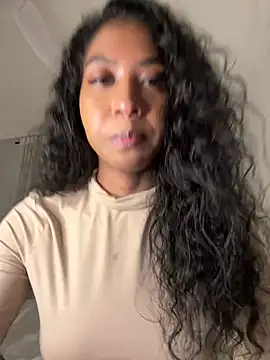 IamCrystal2 online show from April 21, 2026, 11:51 pm