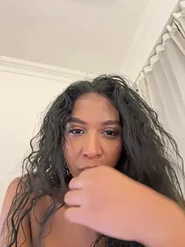 IamCrystal2 online show from May 16, 2026, 12:18 am