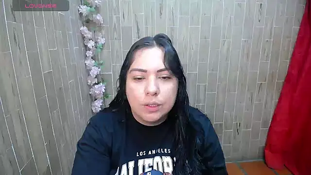 solyeria online show from June 4, 2026, 12:16 am