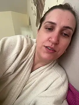 Snapshot of Bia_sexynovaes chatting on June 3, 2026, 2:08 pm Bia sexynovaes online show from June 3, 2026, 2:08 pm