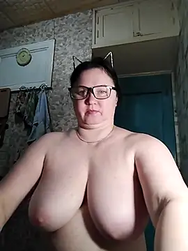 Holly-69 online show from April 18, 2026, 7:07 pm