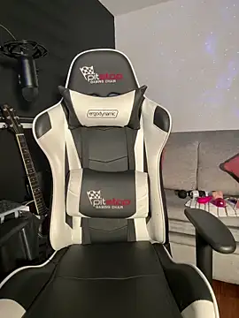 missycanoo online show from March 3, 2025, 2:36 am