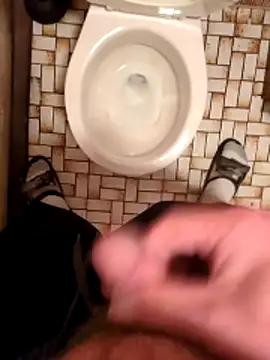 Snapshot of Cuminmyhands90 chatting on March 1, 2026, 8:16 am Cuminmyhands90 online show from March 1, 2026, 8:16 am