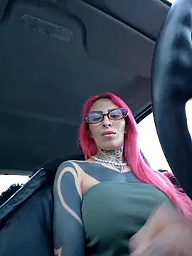 bambolinaofficial online show from February 13, 2026, 4:36 pm