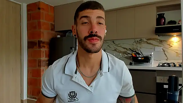 Guyinthemountain online show from December 25, 2024, 7:13 pm