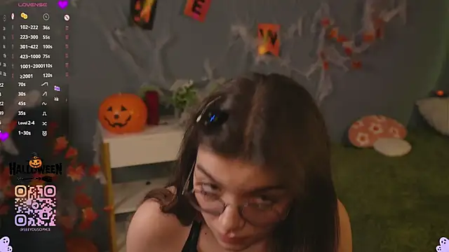 Snapshot of FlairEdgin chatting on November 1, 2025, 7:05 pm FlairEdgin online show from November 1, 2025, 7:05 pm